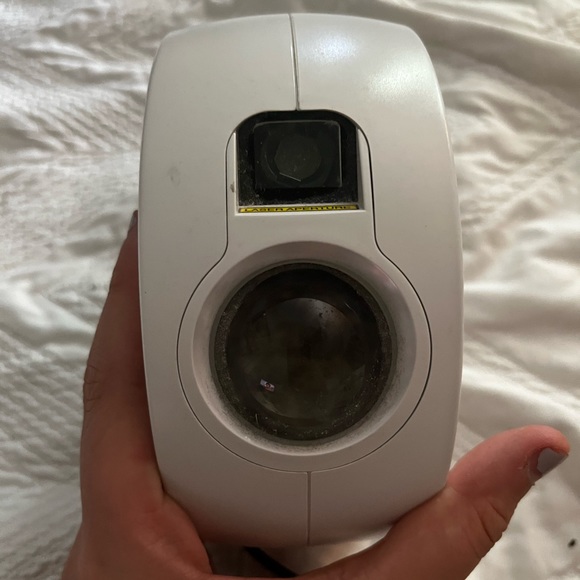 Bliss lights sky lite. It brodcasts blue clouds and/or a starry sky on a wall. - Picture 2 of 3